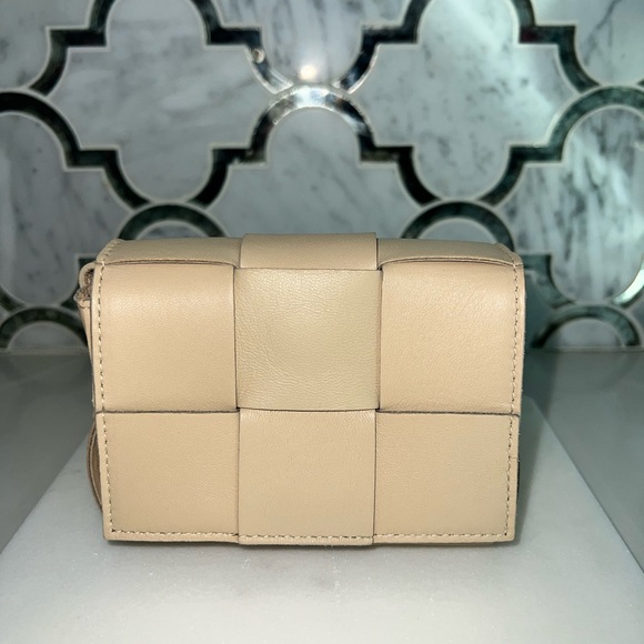 Bottega Veneta Mini Cassete Leather Card Case ~ Authentic - Picture 3 of 14